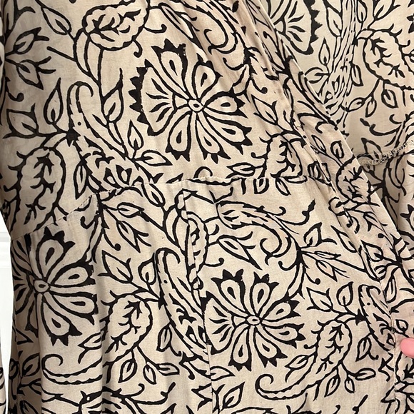 Beige and black full length duster with pockets - Picture 3 of 5